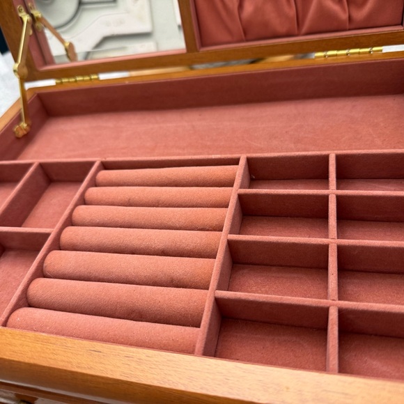 Elegant Wooden Jewelry Box with Mirror and Brass Accents - Picture 3 of 8